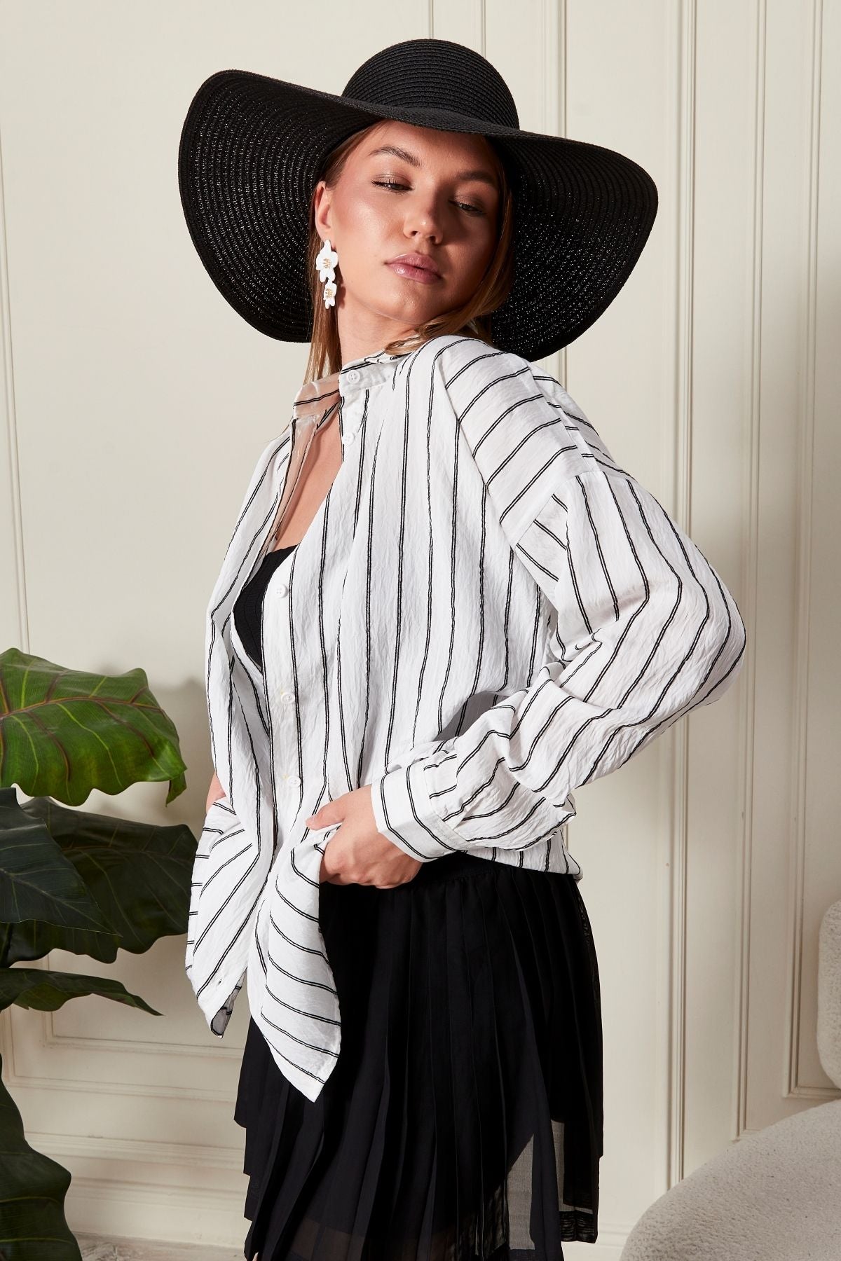 Beyaz Çizgili Over Fit Her Mevsime Uygun Kadın Gömlek