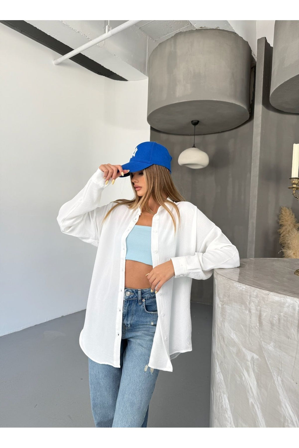 Kadın Beyaz Oversize Keten Ayrobin Gömlek