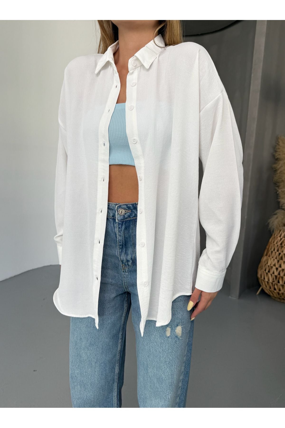 Kadın Beyaz Oversize Keten Ayrobin Gömlek