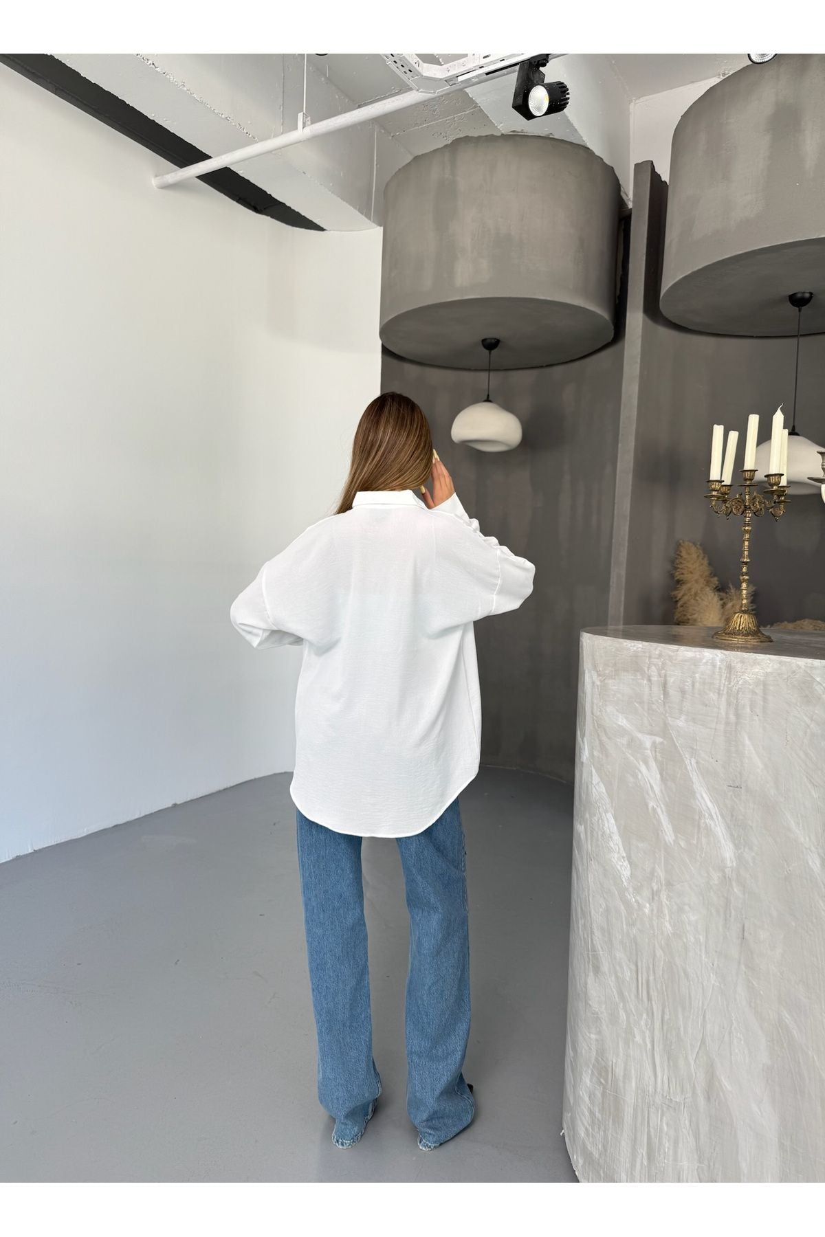 Kadın Beyaz Oversize Keten Ayrobin Gömlek