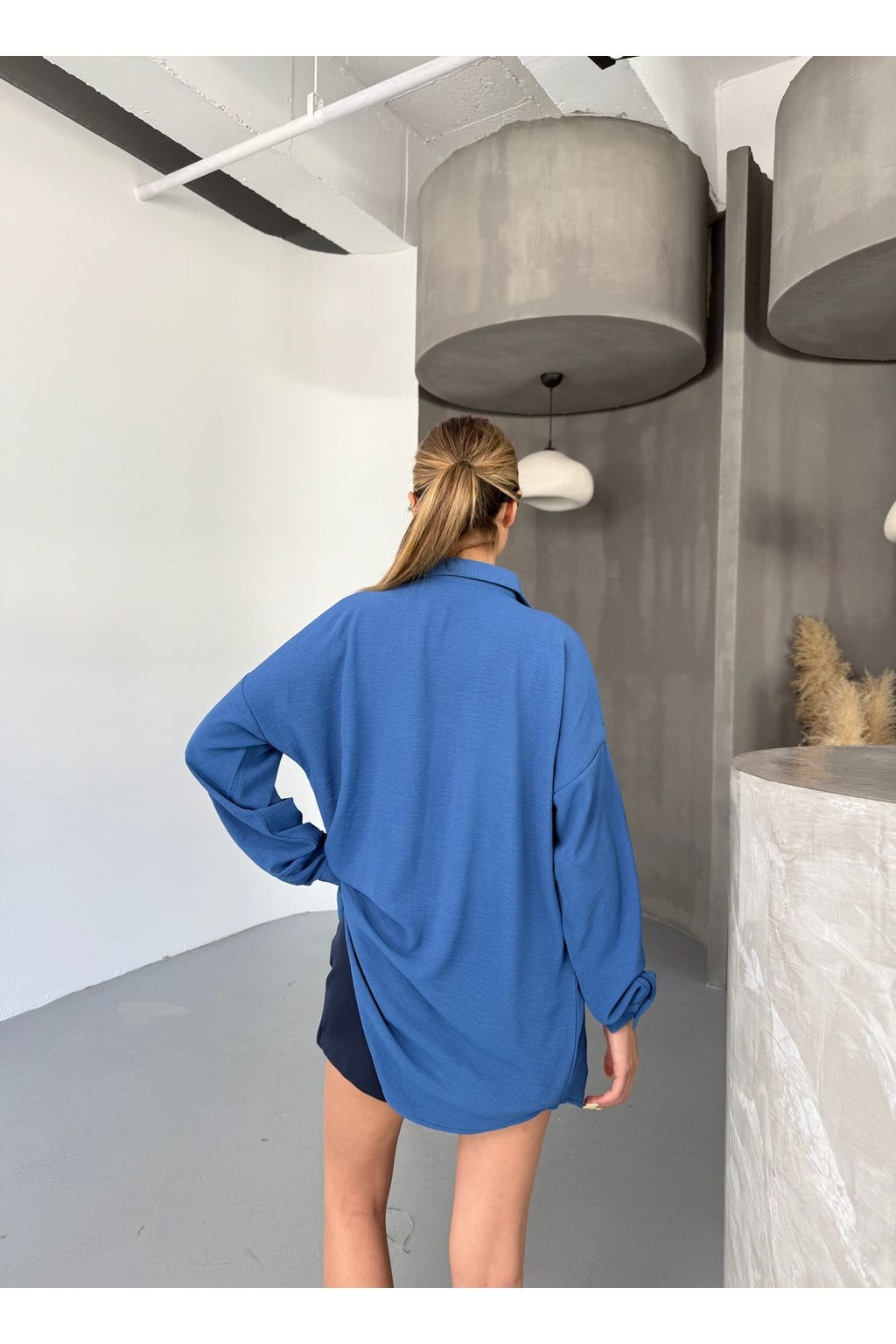 Kadın İndigo Oversize Keten Ayrobin Gömlek