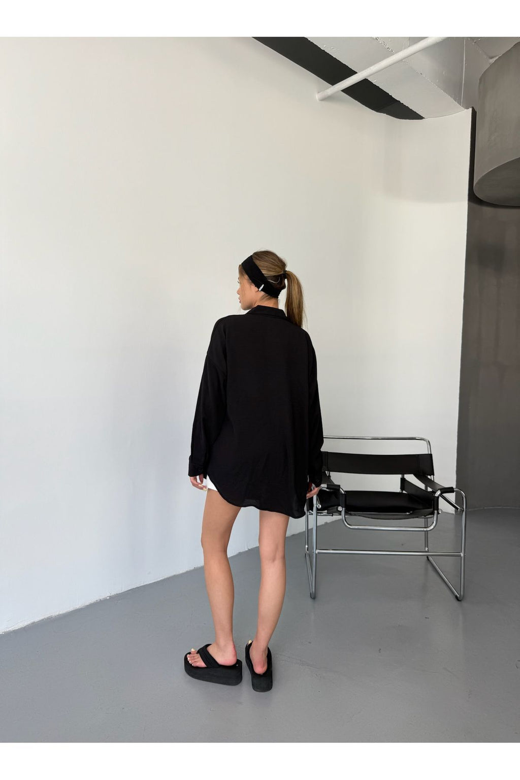 Kadın Siyah Oversize Keten Ayrobin Gömlek