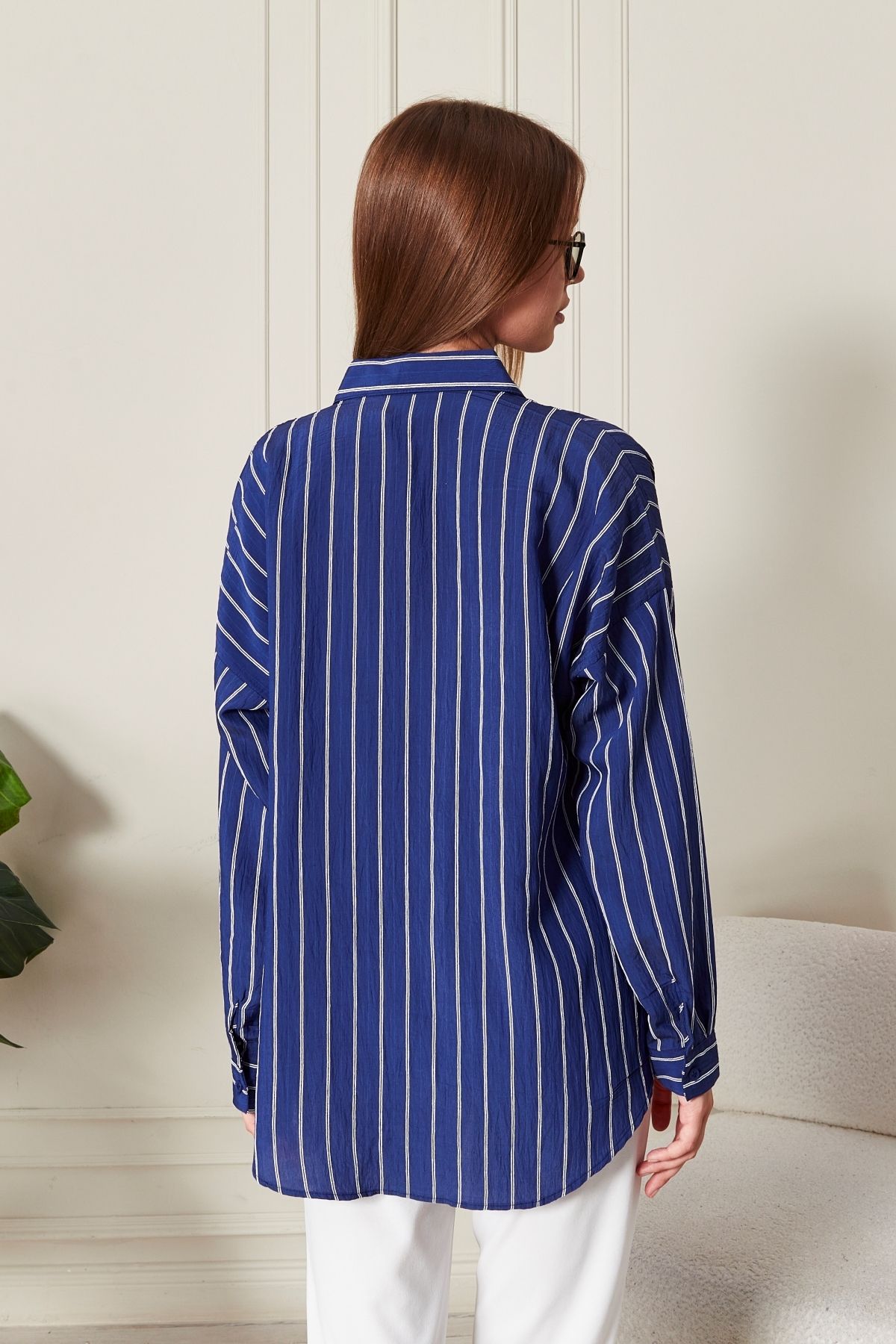Lacivert Çizgili Over Fit Her Mevsime Uygun Kadın Gömlek