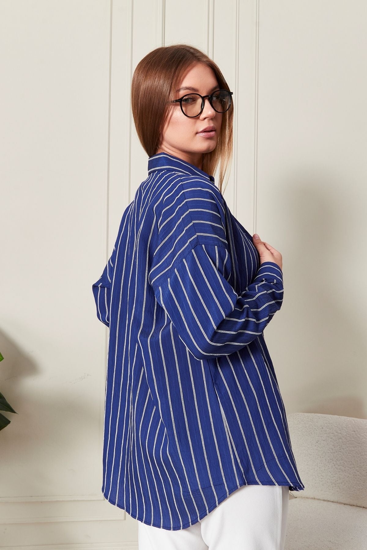 Lacivert Çizgili Over Fit Her Mevsime Uygun Kadın Gömlek